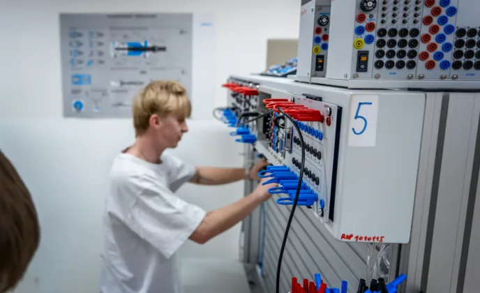 VOŠ, SPŠ automobilní a technická - VOŠ, SPŠ automobilní a technická
