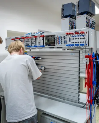 Elektrotechnika - VOŠ, SPŠ automobilní a technická