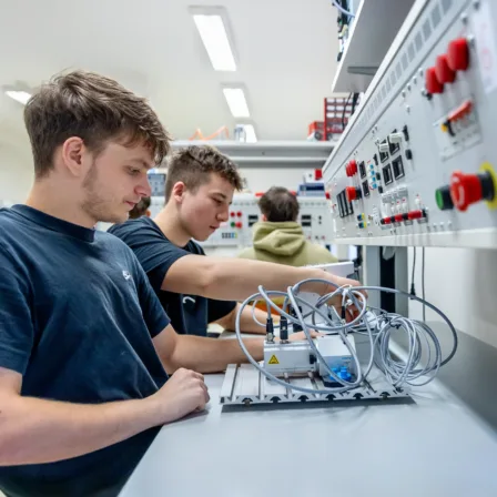 Strojírenská výroba - VOŠ, SPŠ automobilní a technická