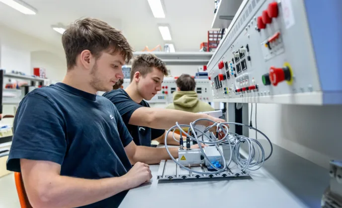 Mechatronik - VOŠ, SPŠ automobilní a technická