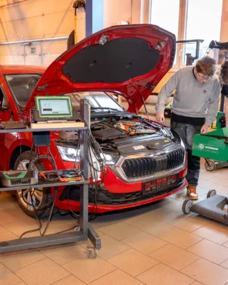 VOŠ, SPŠ automobilní a technická - VOŠ, SPŠ automobilní a technická