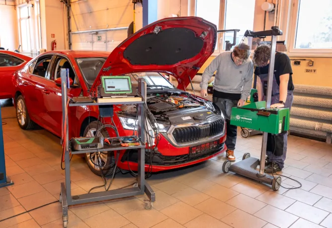 Diagnostika a servis silničních vozidel - VOŠ, SPŠ automobilní a technická