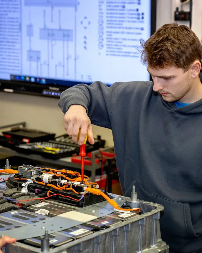 Diagnostika a servis silničních vozidel - VOŠ, SPŠ automobilní a technická