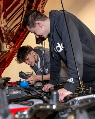 Autotronik - VOŠ, SPŠ automobilní a technická