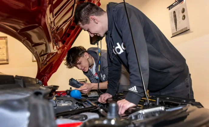 Diagnostika motorových vozidel - VOŠ, SPŠ automobilní a technická