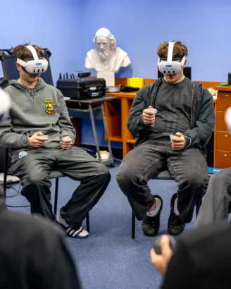 Všeobecné lyceum - VOŠ, SPŠ automobilní a technická