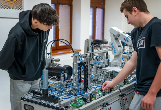 Elektrotechnika - VOŠ, SPŠ automobilní a technická