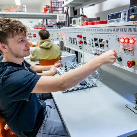 VOŠ, SPŠ automobilní a technická - VOŠ, SPŠ automobilní a technická