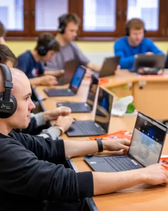 Technické lyceum - VOŠ, SPŠ automobilní a technická