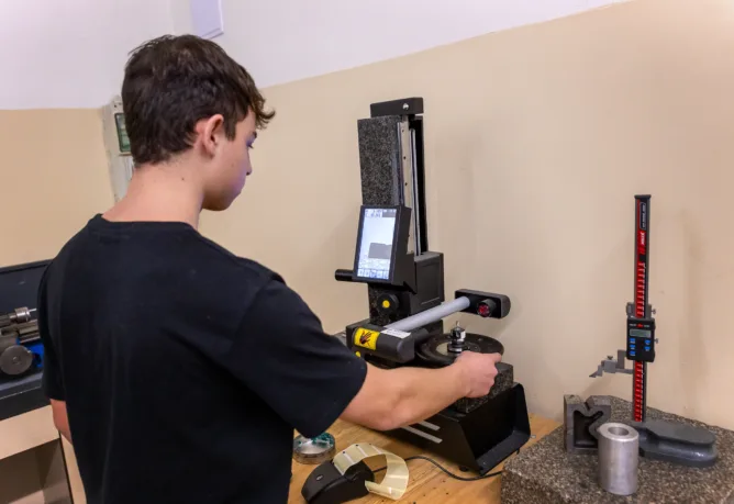 Mechanik seřizovač - VOŠ, SPŠ automobilní a technická