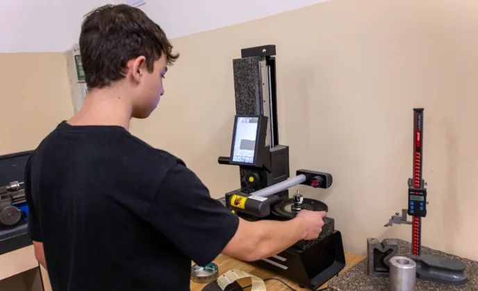 Nástrojař - VOŠ, SPŠ automobilní a technická