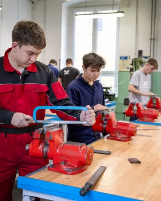 Nástrojař - VOŠ, SPŠ automobilní a technická