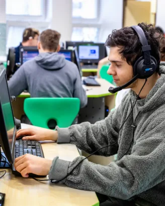 Provoz a ekonomika dopravy - VOŠ, SPŠ automobilní a technická