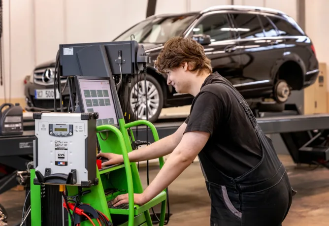 Diagnostika motorových vozidel - VOŠ, SPŠ automobilní a technická