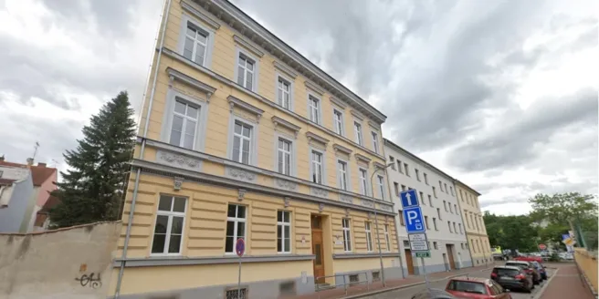 Budovy školy - VOŠ, SPŠ automobilní a technická