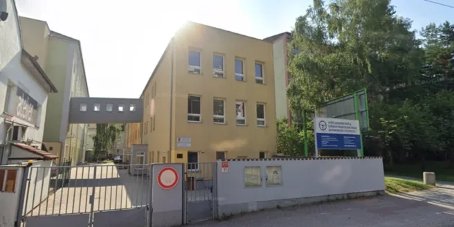 Budovy školy - VOŠ, SPŠ automobilní a technická