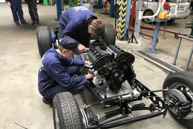 Organizace školního roku - VOŠ, SPŠ automobilní a technická