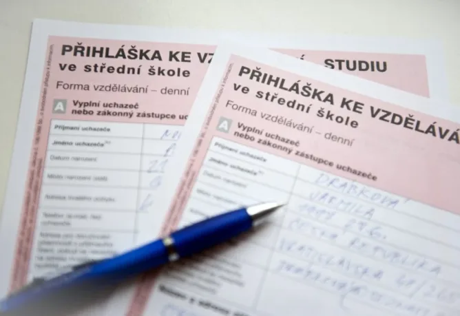 Přijímací řízení - VOŠ - VOŠ, SPŠ automobilní a technická