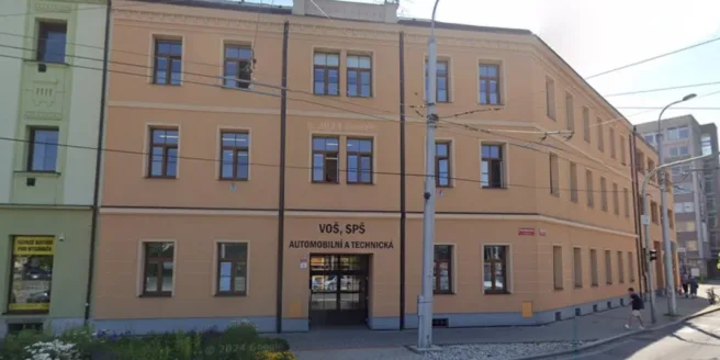 Budovy školy - VOŠ, SPŠ automobilní a technická