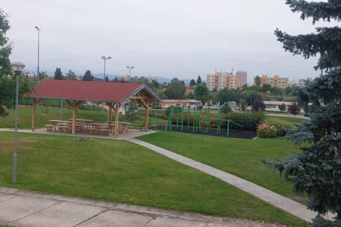 Domov mládeže - VOŠ, SPŠ automobilní a technická