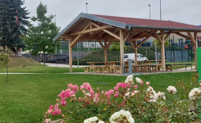 Domov mládeže - VOŠ, SPŠ automobilní a technická