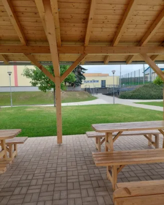 Domov mládeže - VOŠ, SPŠ automobilní a technická