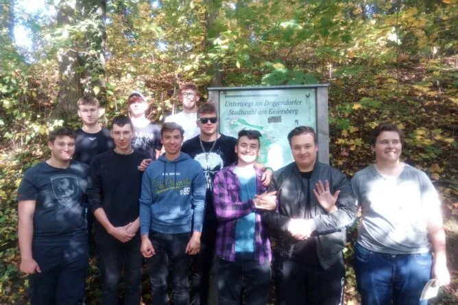 Domov mládeže - VOŠ, SPŠ automobilní a technická