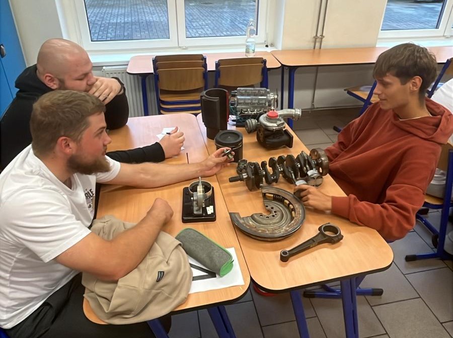 Školní kolo soutěže Autoopravář junior - VOŠ, SPŠ automobilní a technická