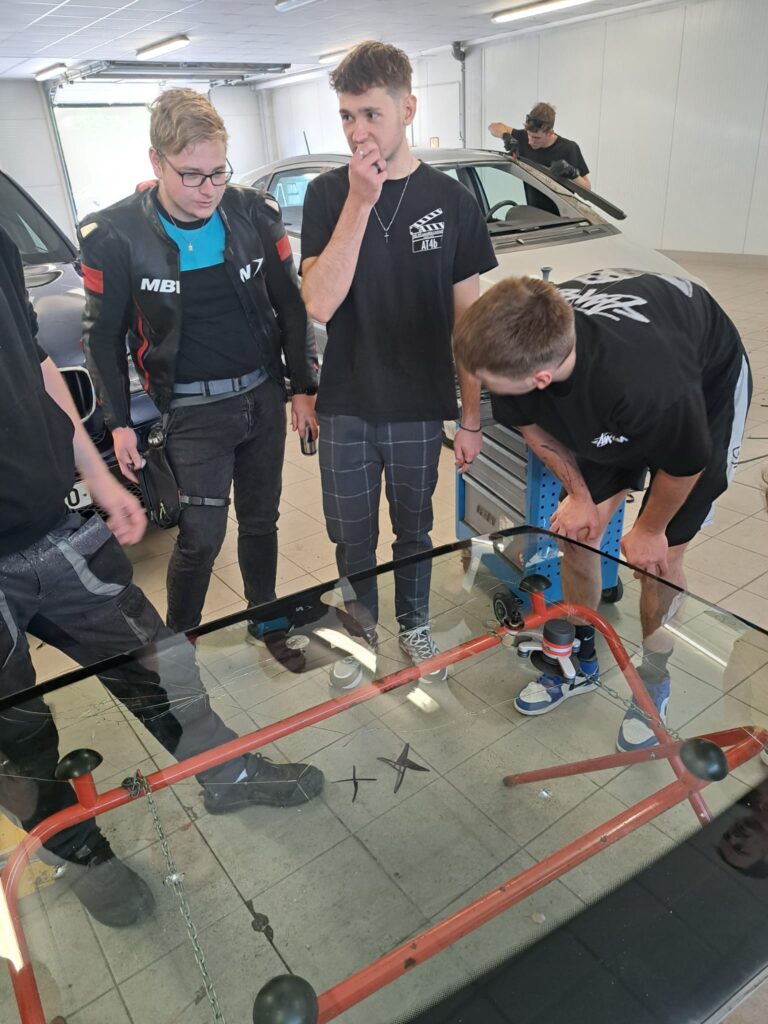 Nahlédli jsme do praxe - VOŠ, SPŠ automobilní a technická