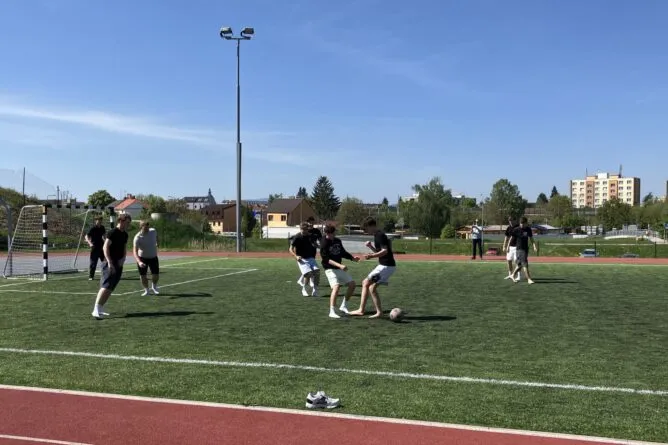 Domov mládeže - VOŠ, SPŠ automobilní a technická