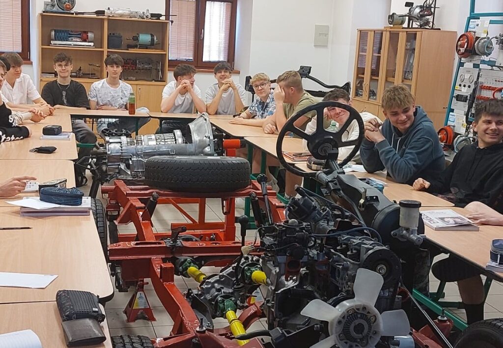 Studenti z Rakouska na naší škole - VOŠ, SPŠ automobilní a technická
