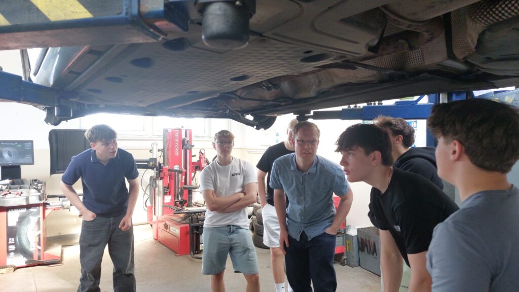 Studenti z Rakouska na naší škole - VOŠ, SPŠ automobilní a technická