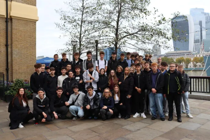 Student - VOŠ, SPŠ automobilní a technická