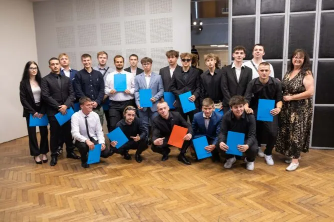 Zakončení studia - VOŠ, SPŠ automobilní a technická