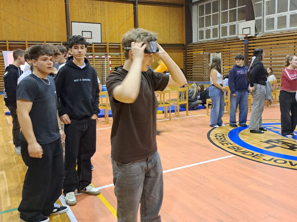 Družební večer na DM: Hudba, zábava a skvělá atmosféra! - VOŠ, SPŠ automobilní a technická