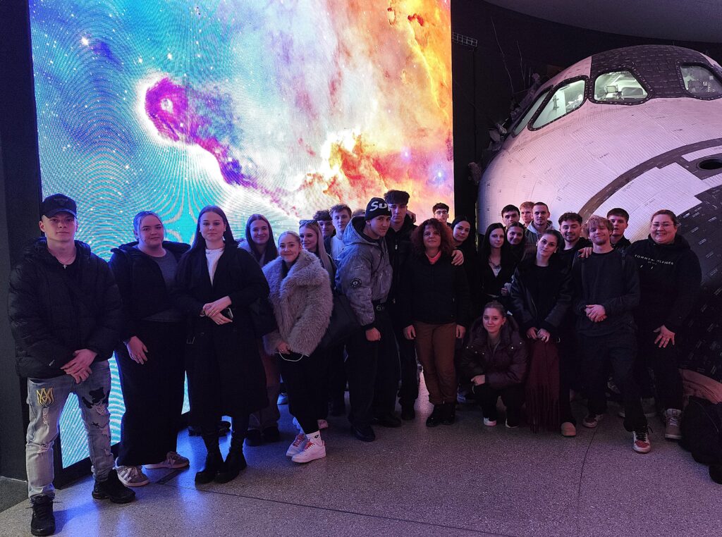 Planetárium Praha - VOŠ, SPŠ automobilní a technická