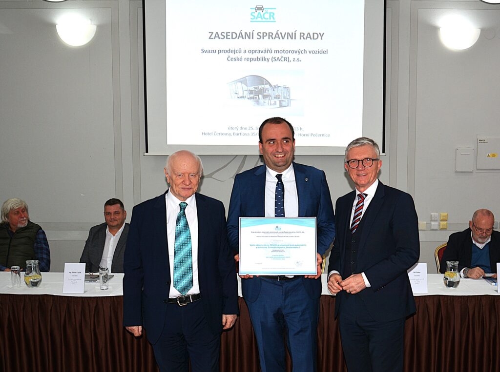 SAČR nám předal jmenovací dekret - VOŠ, SPŠ automobilní a technická