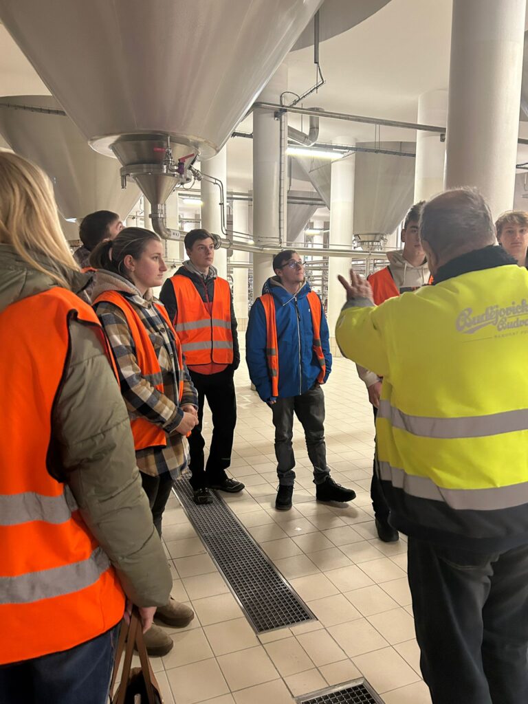 Exkurze v Budějovickém Budvaru - VOŠ, SPŠ automobilní a technická