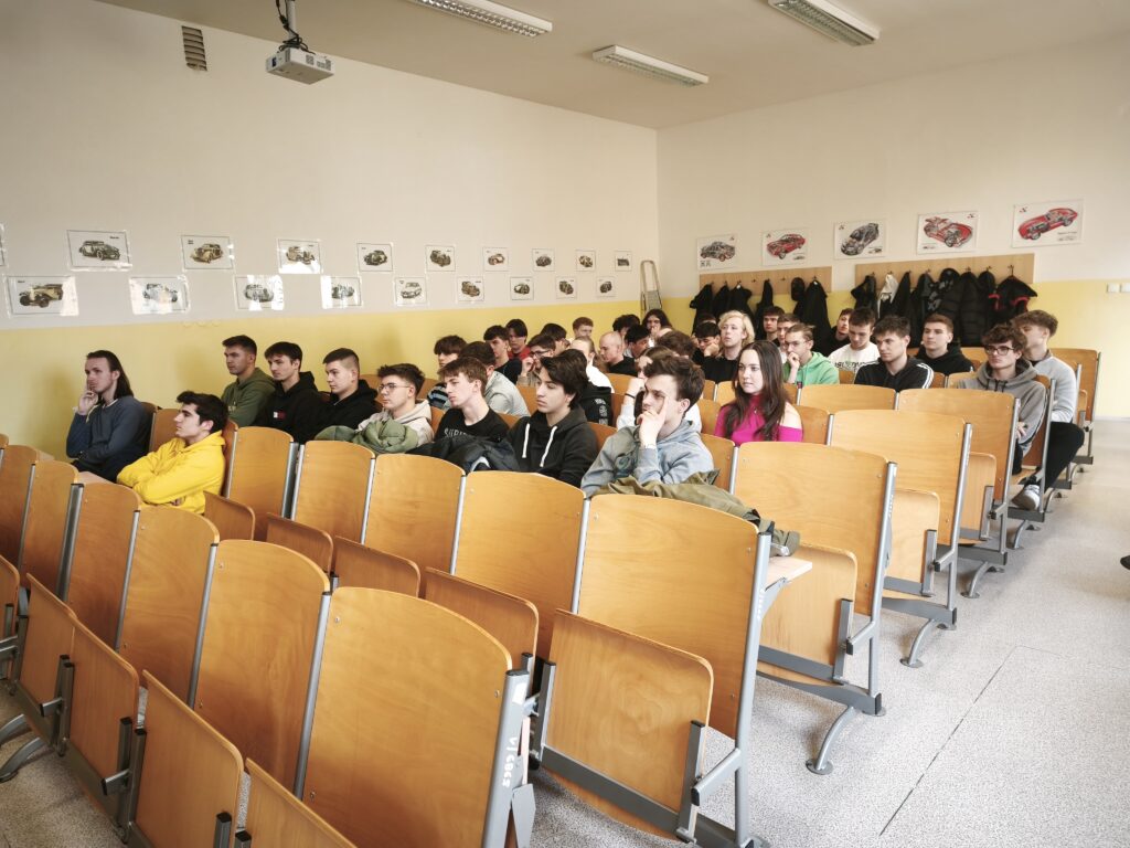 Workshop maturitních ročníků a VOŠ - VOŠ, SPŠ automobilní a technická