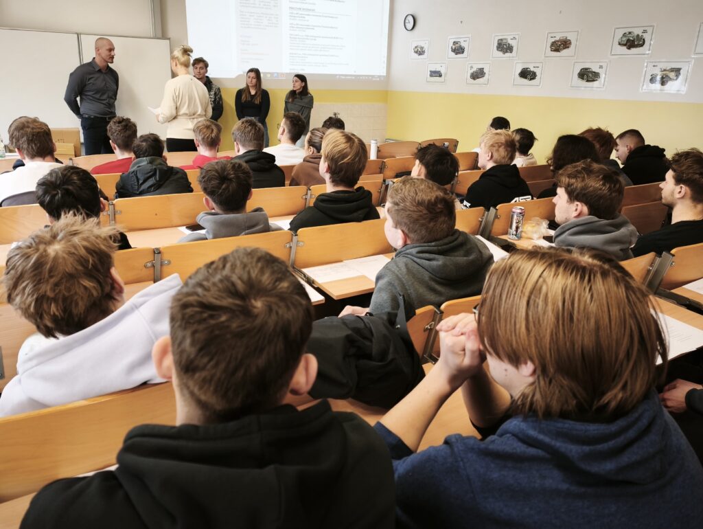 Workshop maturitních ročníků a VOŠ - VOŠ, SPŠ automobilní a technická