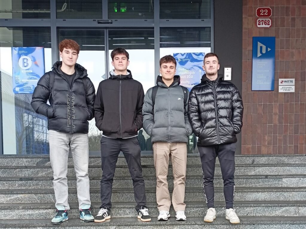 Den otevřených dveří na Fakultě strojní ZČU - VOŠ, SPŠ automobilní a technická