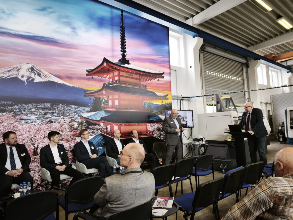 Spolupráce škol a firem v praxi - VOŠ, SPŠ automobilní a technická