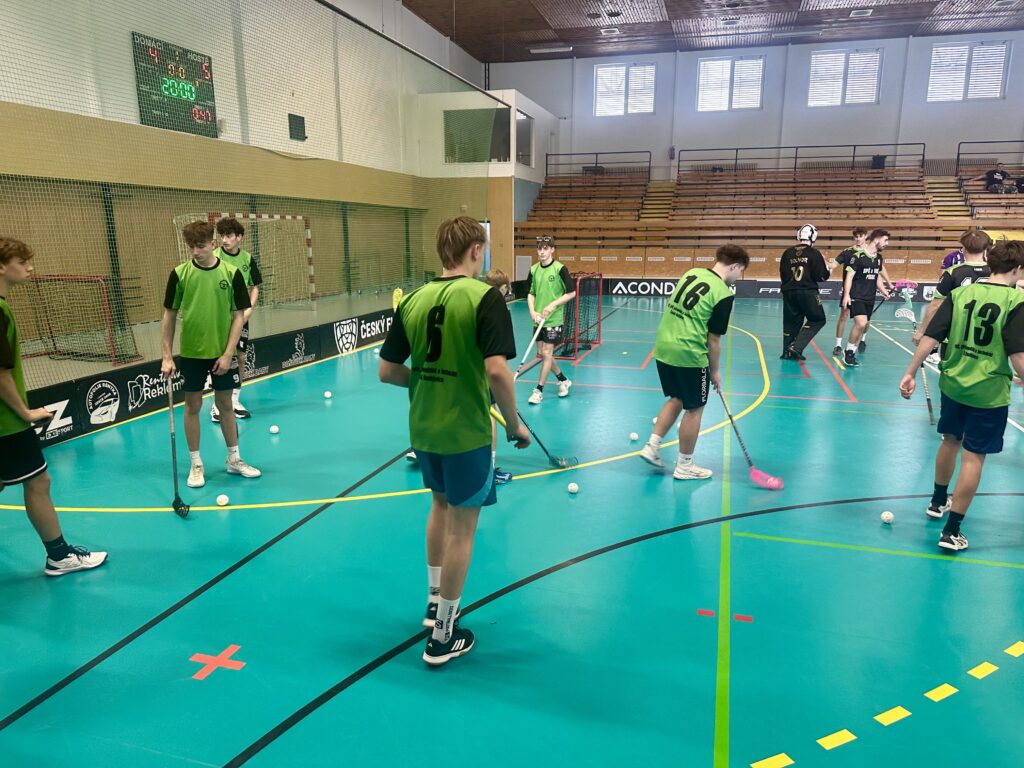 Krajské kolo florbalového turnaje - VOŠ, SPŠ automobilní a technická