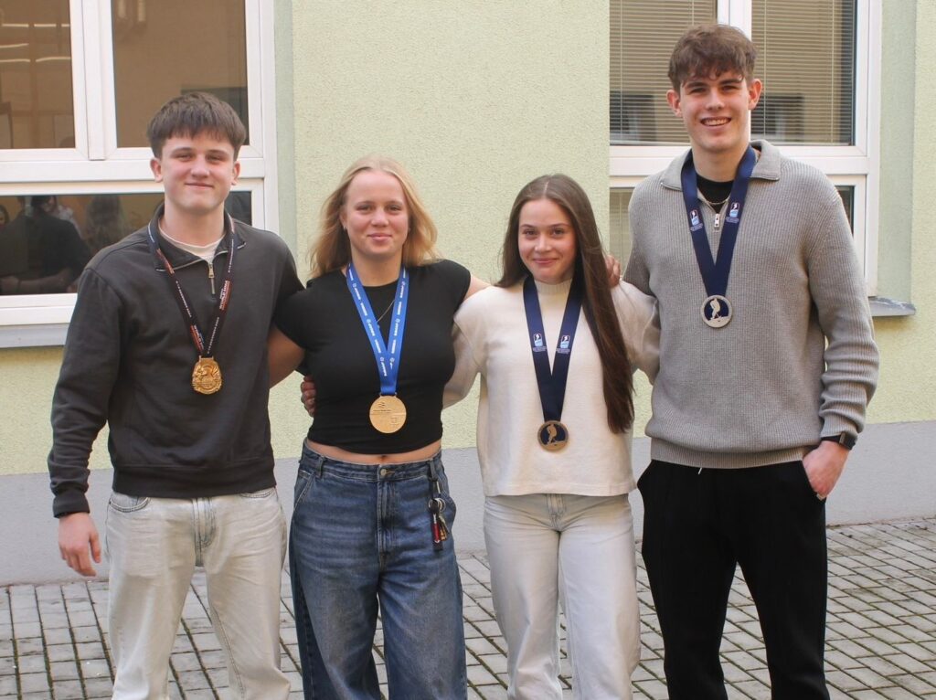 Podporujeme naše studenty a společně se těšíme z jejich úspěchů - VOŠ, SPŠ automobilní a technická