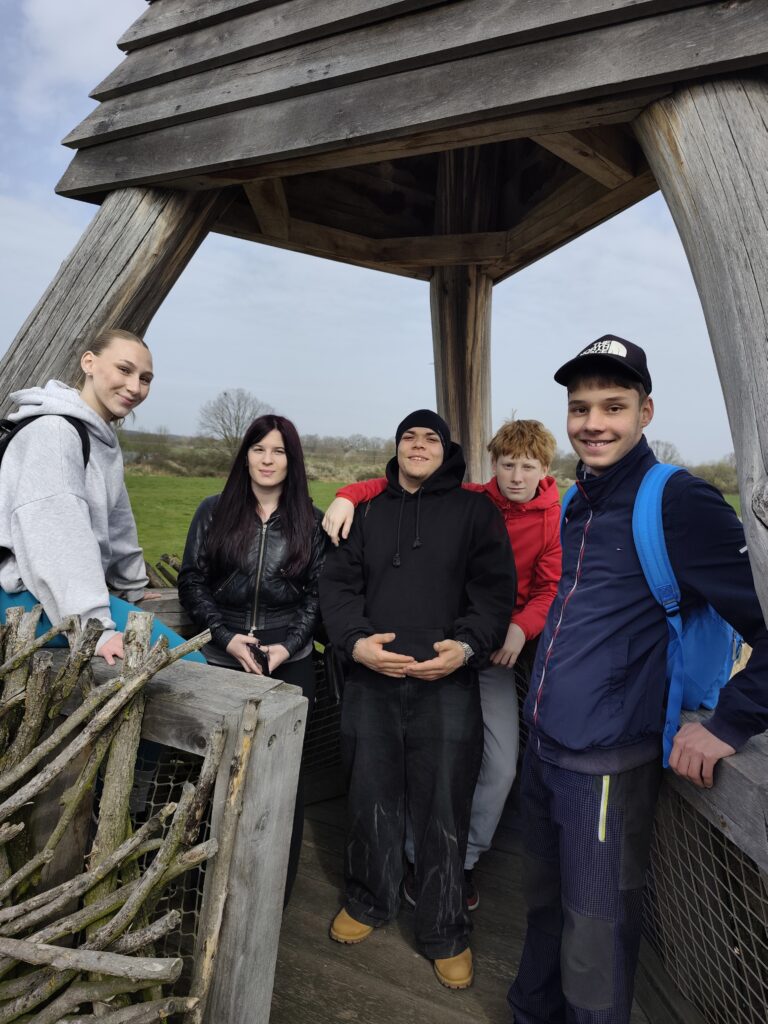 VL1 vyrazila k Vrbenským rybníkům - VOŠ, SPŠ automobilní a technická