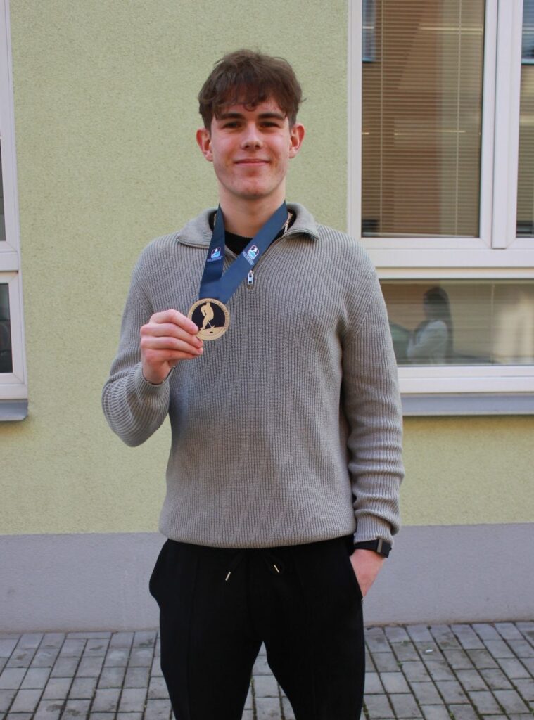 Podporujeme naše studenty a společně se těšíme z jejich úspěchů - VOŠ, SPŠ automobilní a technická