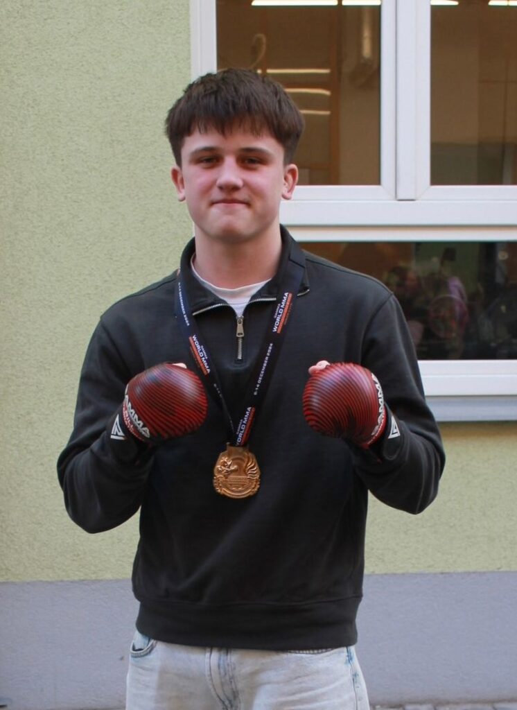 Podporujeme naše studenty a společně se těšíme z jejich úspěchů - VOŠ, SPŠ automobilní a technická