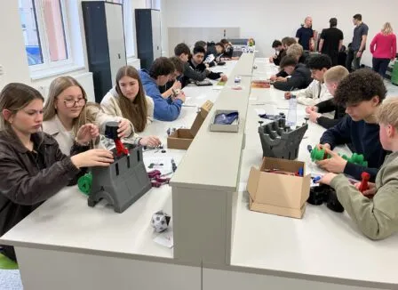 VOŠ, SPŠ automobilní a technická - VOŠ, SPŠ automobilní a technická