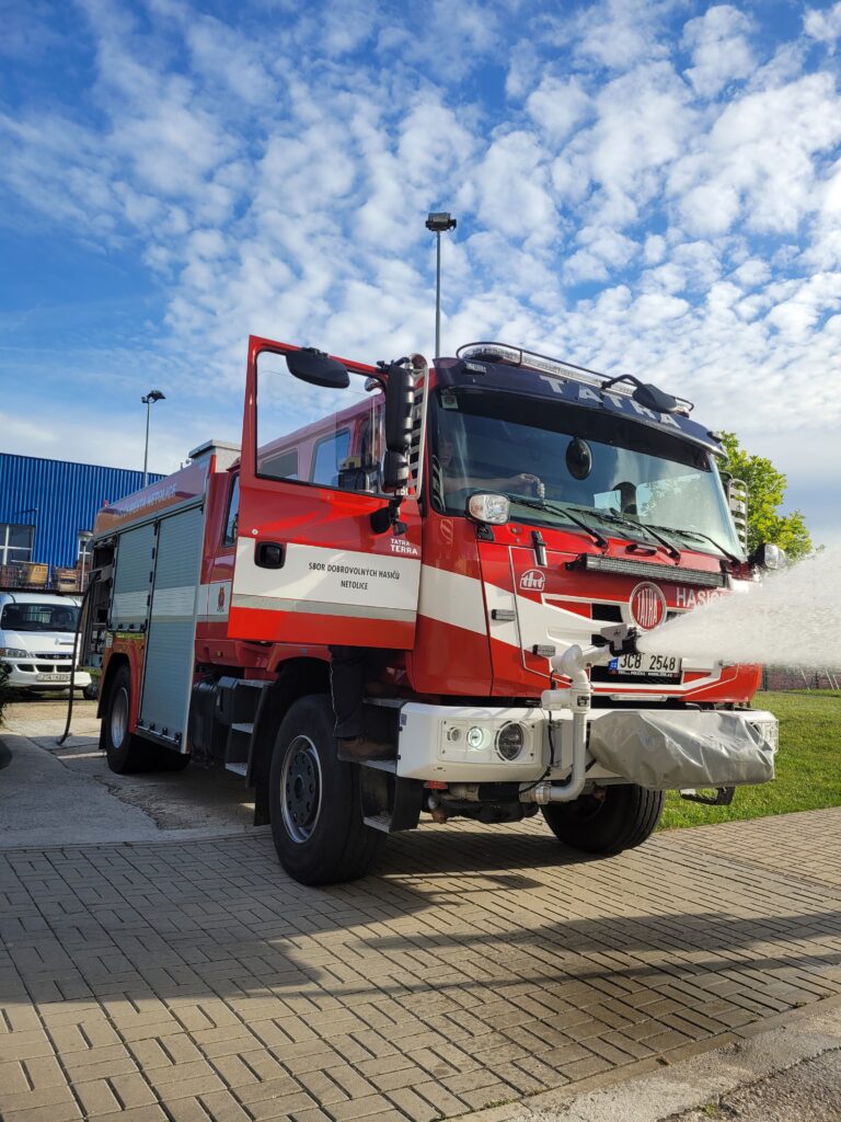 Hasičská technika z Netolic - VOŠ, SPŠ automobilní a technická