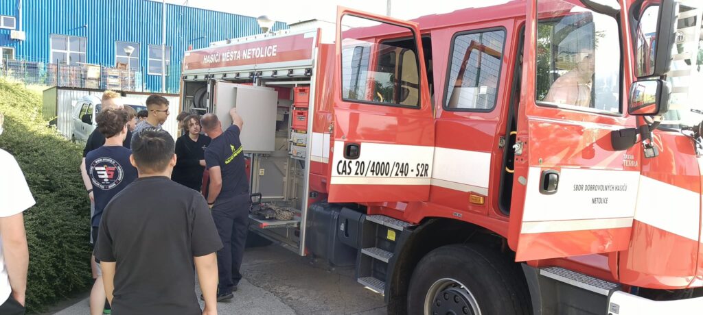 Hasičská technika z Netolic - VOŠ, SPŠ automobilní a technická